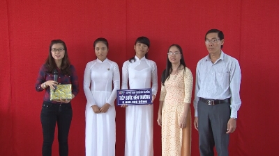 Tiếp bước cho em đến trường 22-10-2015