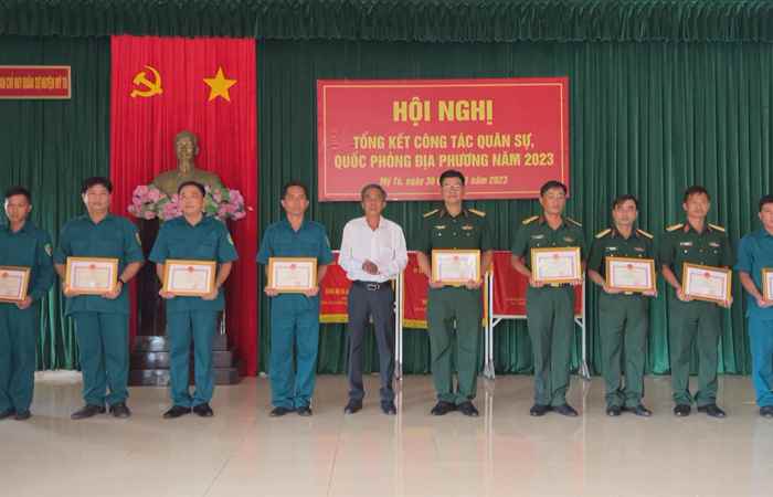 Mỹ Tú: Ban Chỉ huy quân sự tổng kết công tác quân sự, quốc phòng địa phương năm 2023