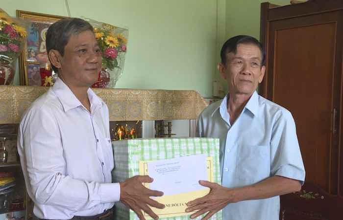 Ban Dân tộc tỉnh Sóc Trăng thăm chúc mừng lễ Sene Đôlta