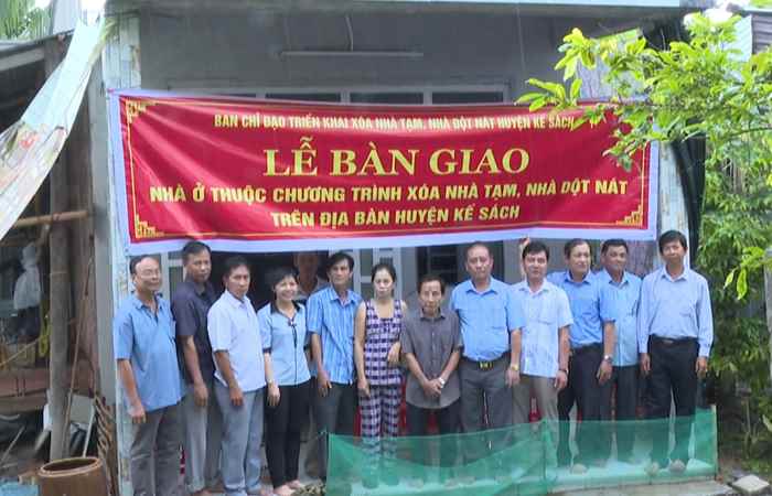 Bàn giao nhà cho hộ nghèo xã Kế Thành, Kế An và Đại Hải