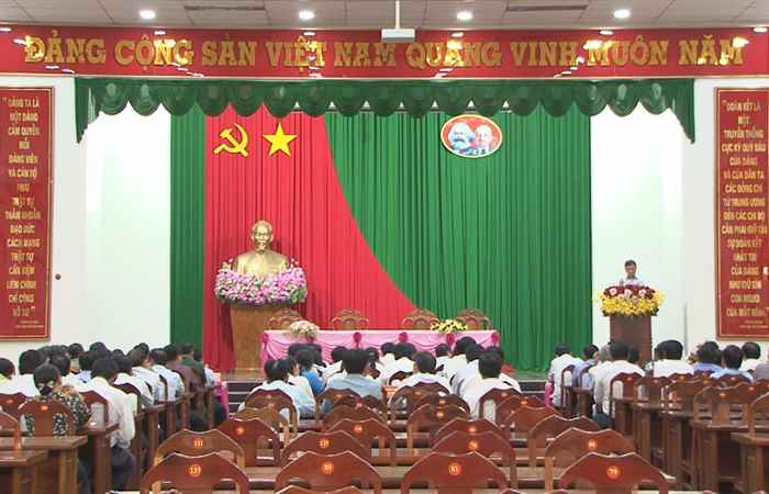 Huyện ủy Long Phú thống nhất quy trình công tác cán bộ