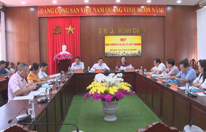 Vĩnh Châu: Ban Thường vụ Thị ủy cho ý kiến vào các Tờ trình của UBND Thị xã  
