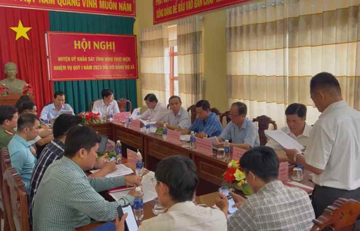 Lãnh đạo huyện Mỹ Tú khảo sát tình hình thực hiện nhiệm vụ quý I-2023 tại xã Long Hưng