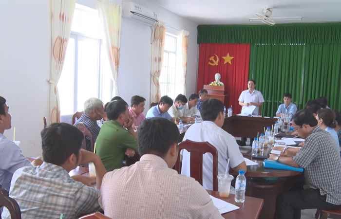 Bí thư Thị ủy Vĩnh Châu làm việc với Đảng ủy xã Hòa Đông