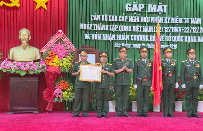Bộ Chỉ huy quân sự tỉnh Sóc Trăng đón nhận Huân chương Bảo vệ Tổ quốc hạng Ba