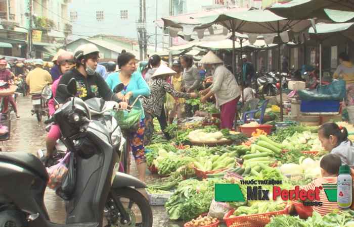 Các khu chợ ở Thành phố Sóc Trăng nhộn nhịp trở lại sau bão 