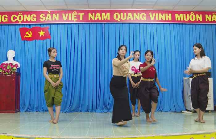 Câu chuyện văn hóa tiếng Khmer (23-05-2025)