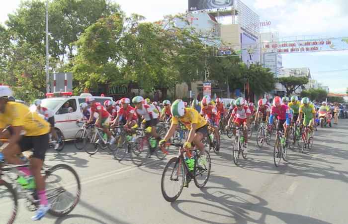 Chặng 9 Giải đua xe đạp tranh Cúp Gạo Hạt Ngọc Trời lần thứ 22 năm 2017