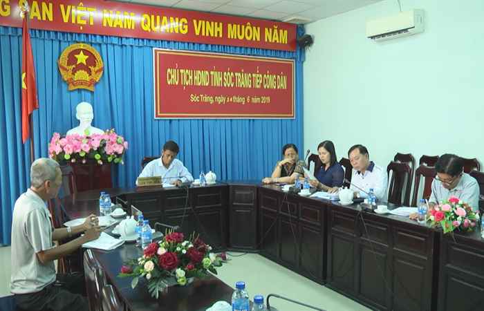 Chủ tịch  HĐND tỉnh  tiếp công dân
