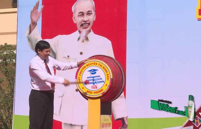 Chủ tịch UBND tỉnh Sóc Trăng dự khai giảng năm học mới tại Trường THPT Chuyên Nguyễn Thị Minh Khai 