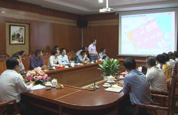 Chủ tịch UBND tỉnh Sóc Trăng làm việc với công ty cổ phần chăn nuôi C.P Việt Nam và công ty cổ phần Bê tông Hà Thanh