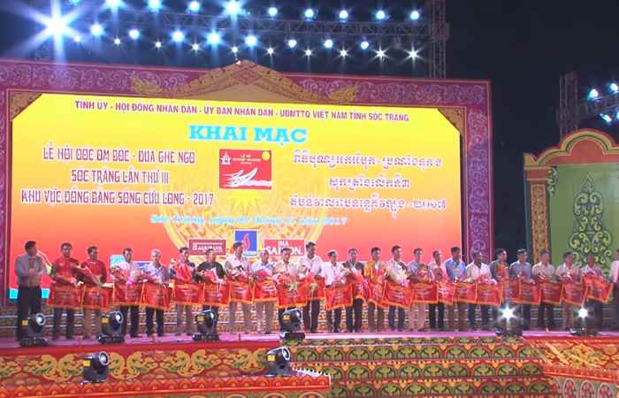 Chương trình khai mạc lễ hội ooc om boc đua ghe ngo 03-11-2017