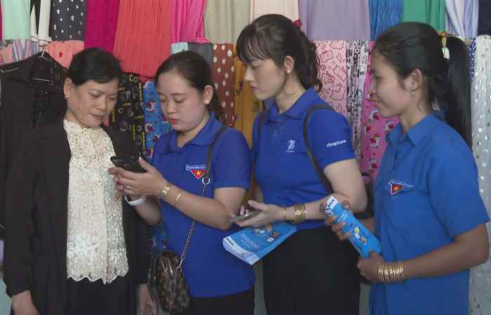  Chuyển đổi số: Đưa chuyển đổi số đến gần hơn với cộng đồng (02-12-2022)
