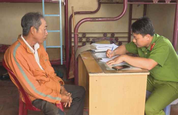 Công an Long Phú bắt vụ vận chuyển thuốc lá điếu nhập lậu
