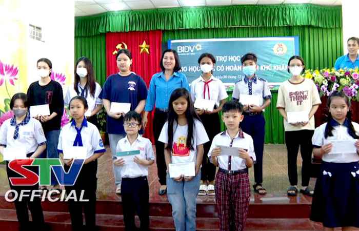 Công đoàn Viên chức tỉnh Sóc Trăng trao 50 suất học bổng cho con của đoàn viên, cán bộ Công đoàn