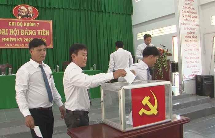 Đại hội Đảng viên Chi bộ khóm 7, phường 1, thị xã Ngã Năm