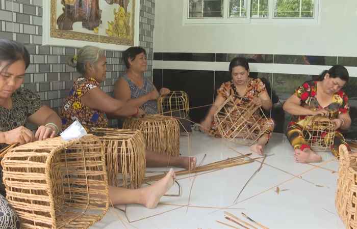  Sóc Trăng giải quyết việc làm cho lao động dân tộc thiểu số vùng nông thôn (26-04-2023)