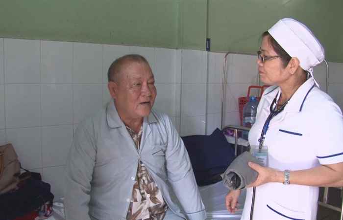 Điển Hình Tiên Tiến - Điều dưỡng Phạm thị Kim Quyên 19-09-2017
