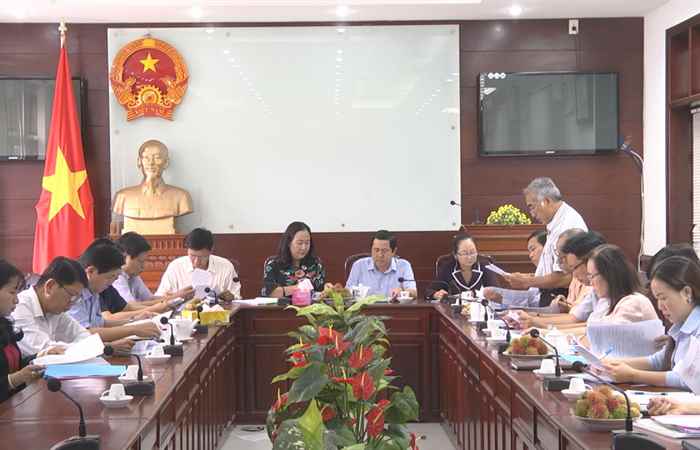 Đoàn giám sát Ban Văn hóa xã hội, HĐND tỉnh làm việc với UBND tỉnh về việc triển khai, thực hiện Luật Bảo hiểm y tế từ năm 2013 - 2017