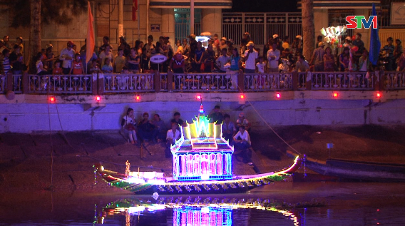 Lễ hội Óoc Om Bóc Đua Ghe Ngo Sóc Trăng 2016 11-11-2016