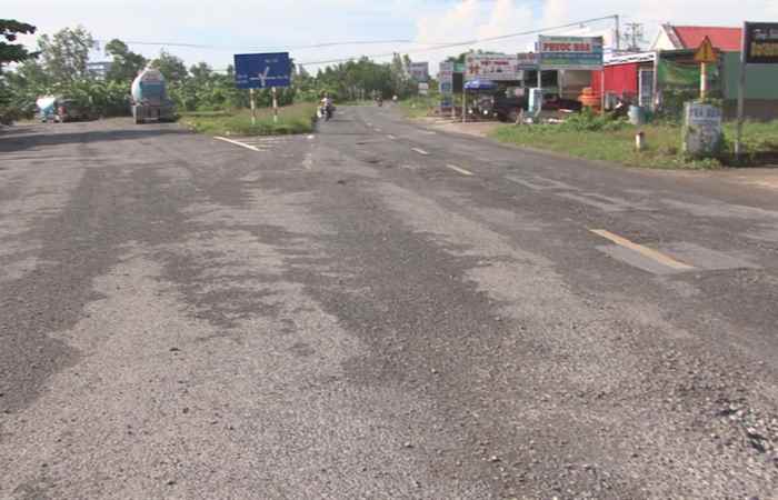 Đường xuống cấp - tiềm ẩn nguy cơ tai nạn giao thông