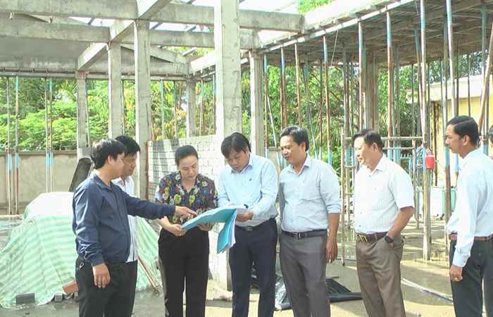 Mỹ Xuyên: Ban Văn hoá - Xã hội HĐND tỉnh khảo sát tình hình thực hiện đầu tư xây mới, cải tạo, nâng cấp Trạm y tế