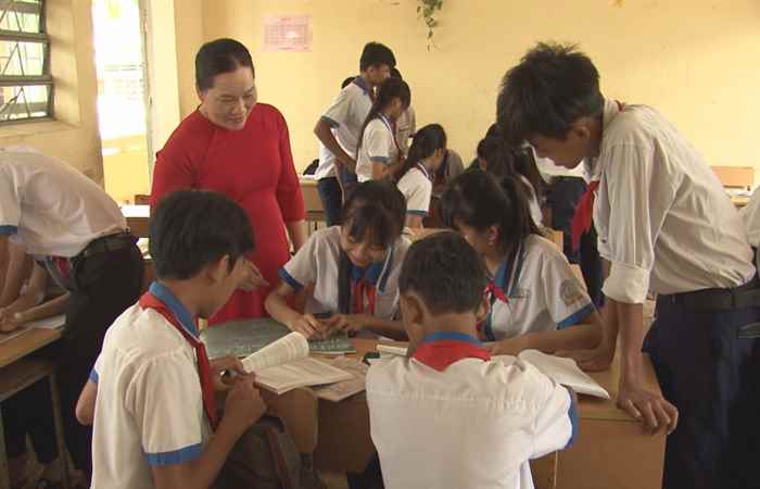 Học sinh phấn khởi trở lại trường sau Tết