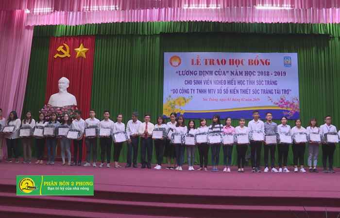 Hội khuyến học Sóc Trăng trao học bổng Lương Định Của năm học 2018-2019