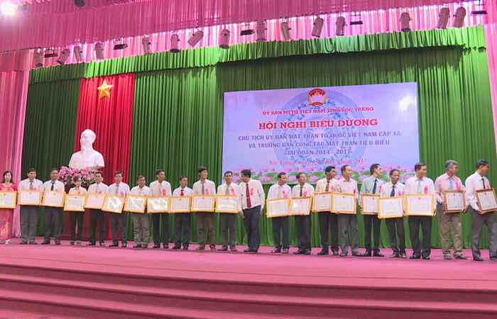 Hội nghị Biểu dương cán bộ mặt trận tiêu biểu giai đoạn 2014 – 2017