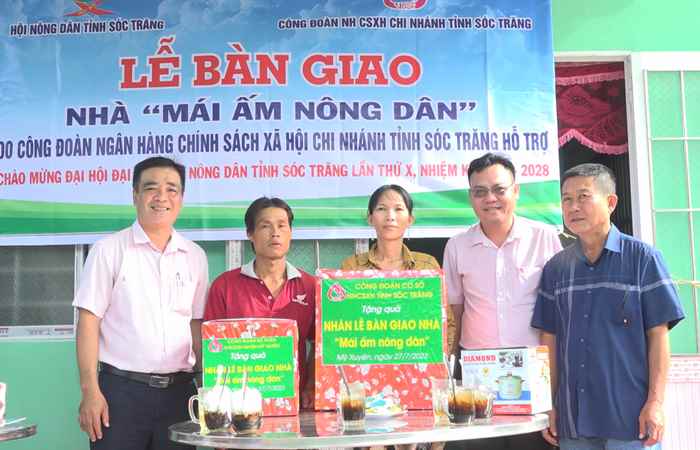 Hội Nông dân tỉnh Sóc Trăng bàn giao nhà “Mái ấm nông dân” 