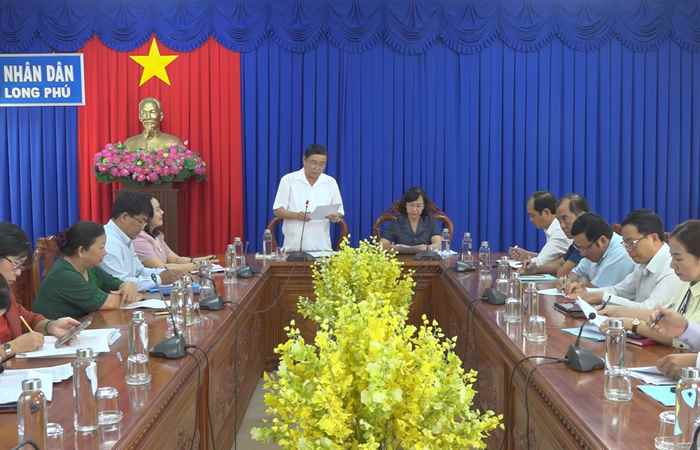 Họp tổ đại biểu HĐND tỉnh đơn vị huyện Long Phú