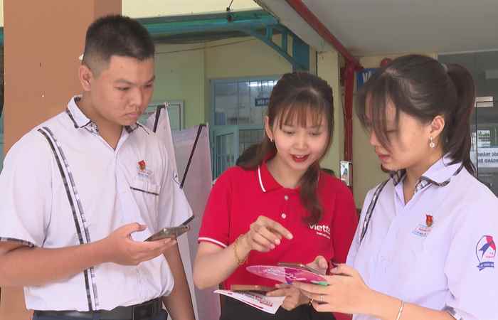 Hướng dẫn sử dụng công nghệ số tại các Trường THPT trên địa bàn thành phố Sóc Trăng (02-06-2023)