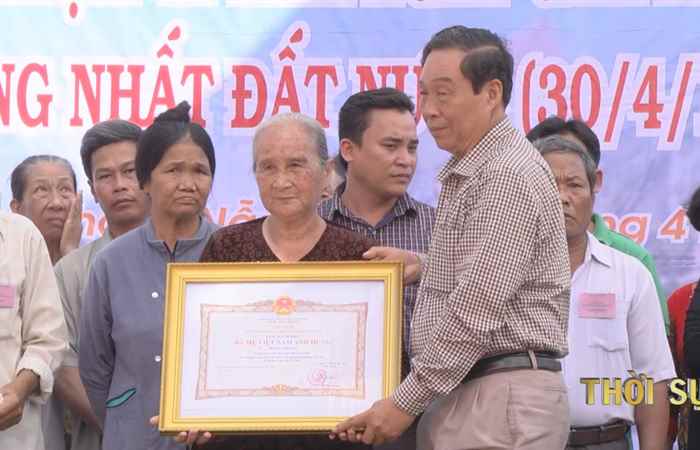 Huyện Kế Sách long trọng tổ chức họp mặt kỷ niệm 42 năm giải phóng miền Nam, thống nhất đất nước