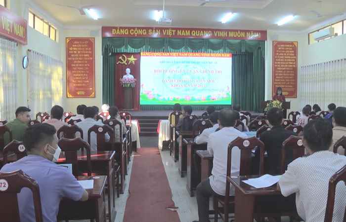 Mỹ Tú bồi dưỡng lý luận chính trị cho đảng viên mới 