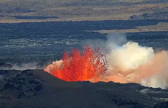 Iceland ban bố tình trạng khẩn cấp do núi lửa phun trào