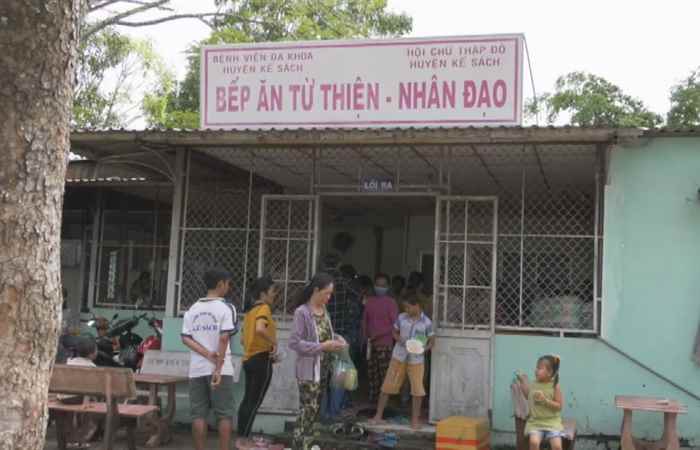Bếp ăn từ thiện - Điểm tựa đối với bệnh nhân nghèo