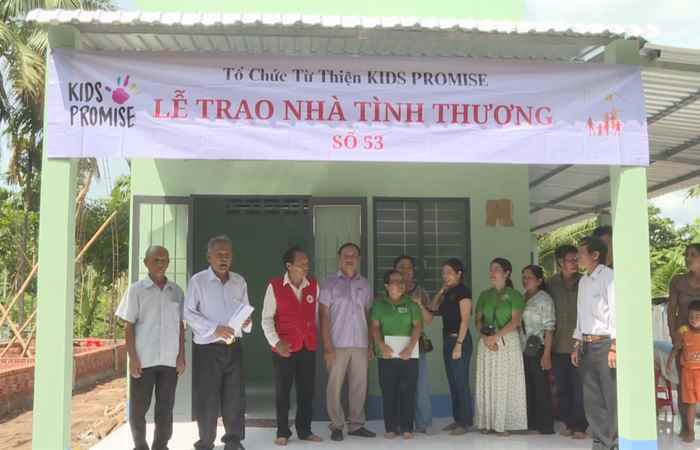 Kế Sách: Hội Chữ thập đỏ bàn giao nhà tình thương cho hộ nghèo ở xã Trinh Phú và Thới An Hội