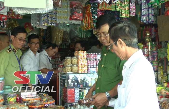 Kế Sách tăng cường kiểm tra vệ sinh an toàn thực phẩm