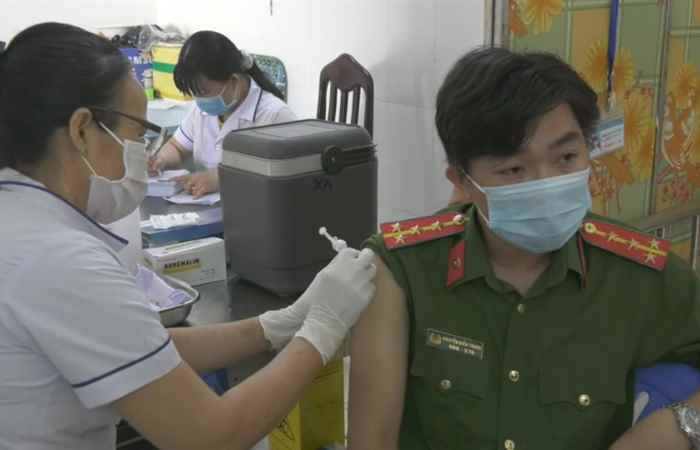 Kế Sách tổ chức tiêm vắc xin phòng ngừa Covid-19 đợt 2 