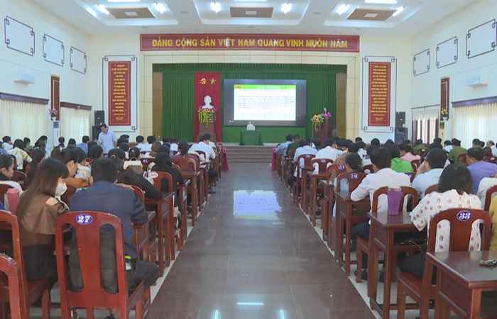 Kế Sách: Triển khai quán triệt Nghị quyết TW8, Khóa XIII cho đảng viên