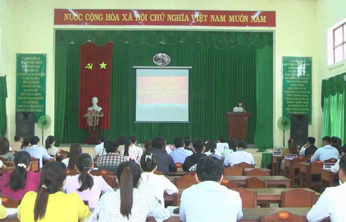 Mỹ Xuyên bồi dưỡng nhận thức về Đảng cho cán bộ, công chức, viên chức và đoàn viên