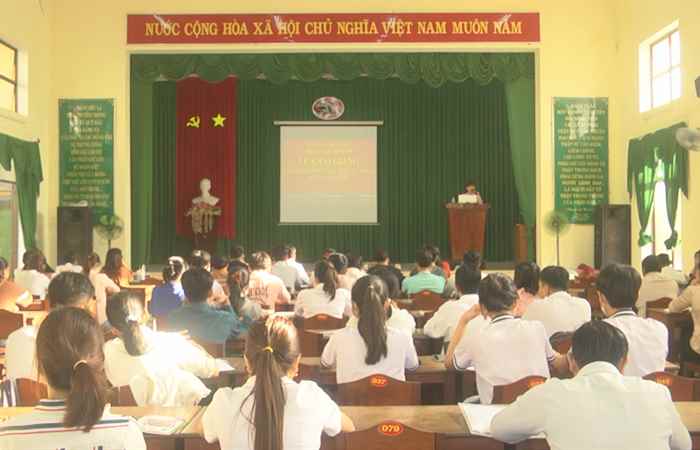 Mỹ Xuyên: Bồi dưỡng nhận thức về Đảng 