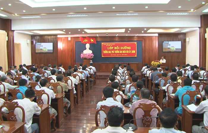 Khai giảng lớp bồi dưỡng Trưởng Ban, Phó Trưởng Ban Nhân dân ấp, khóm năm 2017