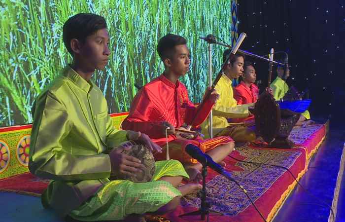 Khai mạc Liên hoan dân ca Khmer khu vực ĐBSCL lần thứ 1 năm 2018