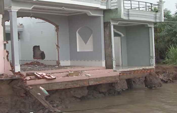 Kiểm tra tình hình sạt lở bờ sông, bờ biển trên địa bàn tỉnh Sóc Trăng.