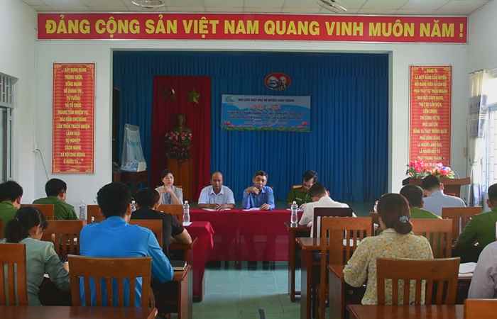 Lãnh đạo huyện Châu Thành kiểm tra tiến độ cài đặt định danh điện tử 
