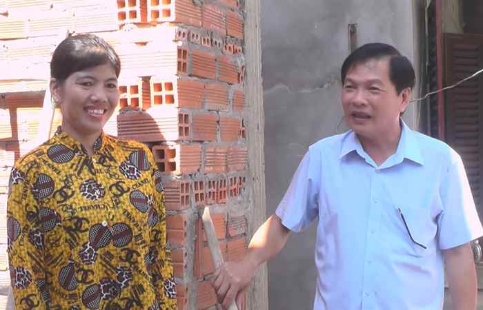 Thạnh Trị: Kiểm tra tiến độ xây dựng nhà ở cho hộ nghèo