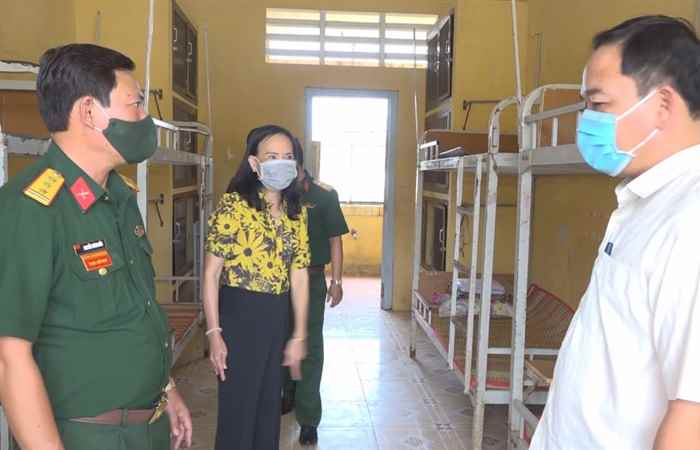 Lãnh đạo huyện Mỹ Xuyên kiểm tra khu cách ly tập trung phòng, chống dịch bệnh Covid-19