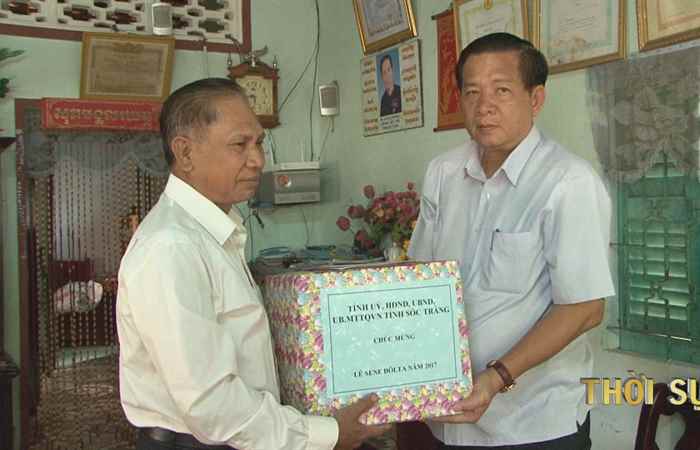 Lãnh đạo tỉnh Sóc Trăng thăm, tặng quà cán bộ hưu trí, gia đình chính sách tại Thành Phố Sóc Trăng 