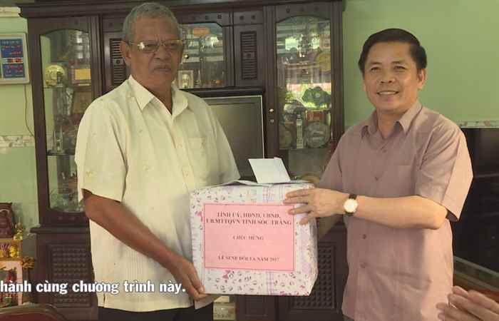 Lãnh đạo tỉnh Sóc Trăng thăm, tặng quà cán bộ hưu trí, gia đình chính sách tại TP Sóc Trăng và huyện Châu Thành